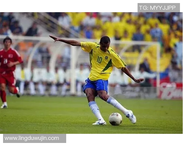 美津浓足球鞋助力明星球员展现精彩瞬间的背后故事