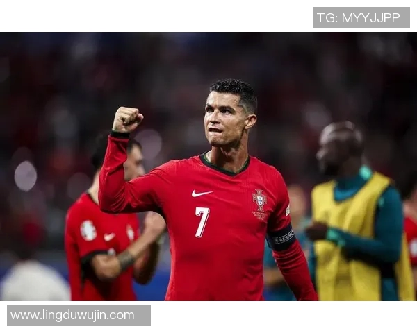 全球十位足球巨星的传奇故事与辉煌成就盘点