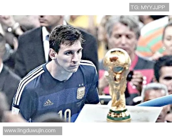 官方认证的足球明星背后的故事与成就揭秘