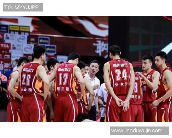 成都篮球队的成长之路：从默默无闻到璀璨星光的奋斗历程